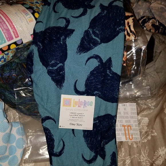 New lularoe OS legging buffalo print - Picture 1 of 1